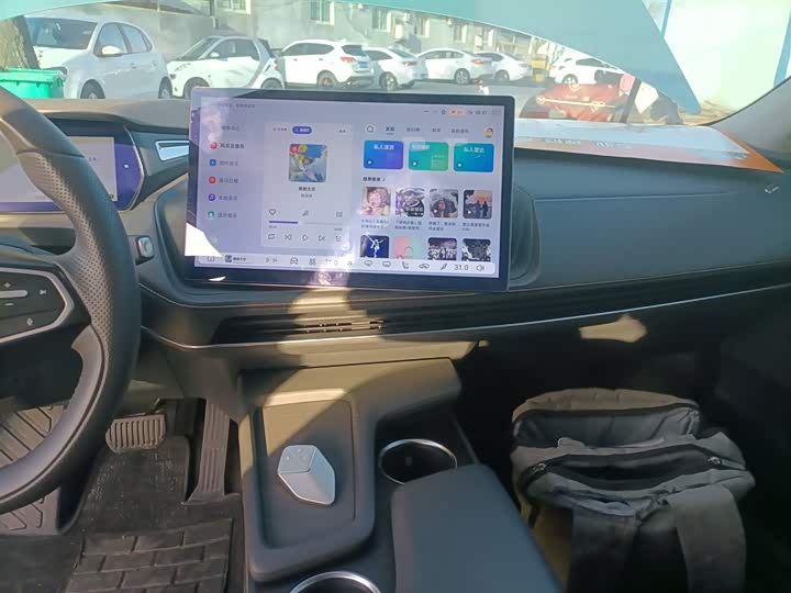 Фото 13 - Changan Deepal SL03