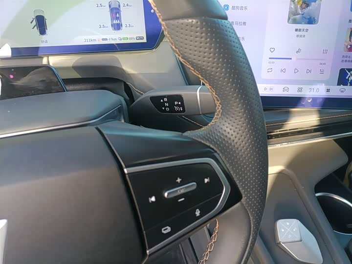 Фото 14 - Changan Deepal SL03