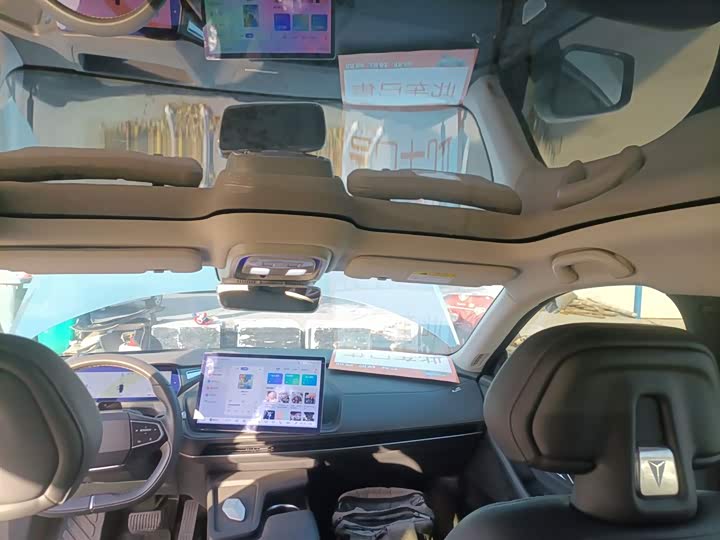 Фото 18 - Changan Deepal SL03