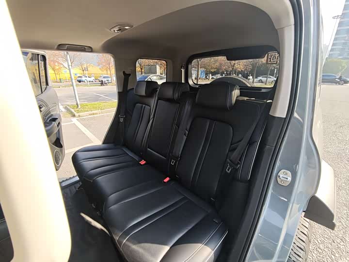 Фото 10 - Tank 300