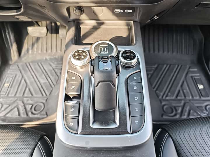 Фото 15 - Tank 300