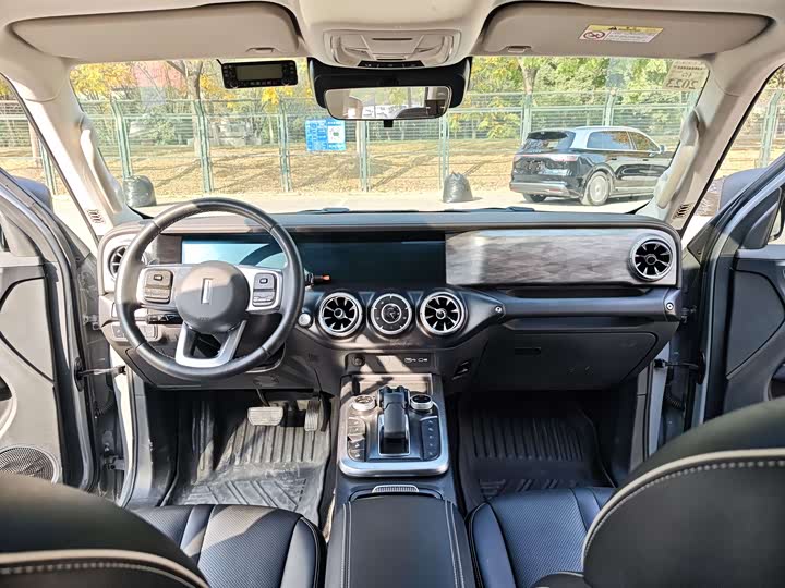 Фото 18 - Tank 300