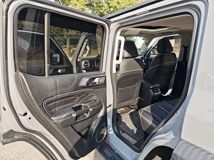 Фото 8 - Tank 300