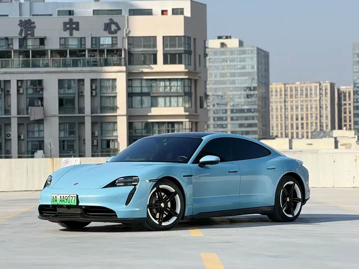 Фото 1 - Porsche Taycan