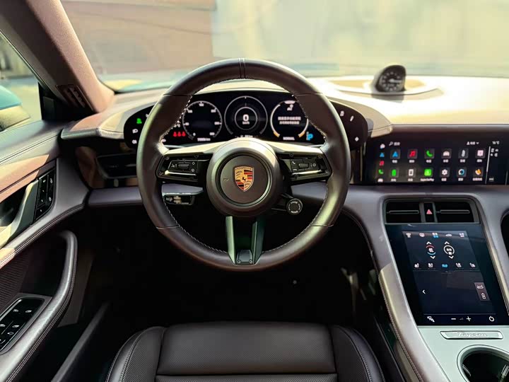 Фото 6 - Porsche Taycan