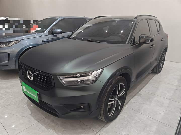 Фото 2 - Volvo XC40