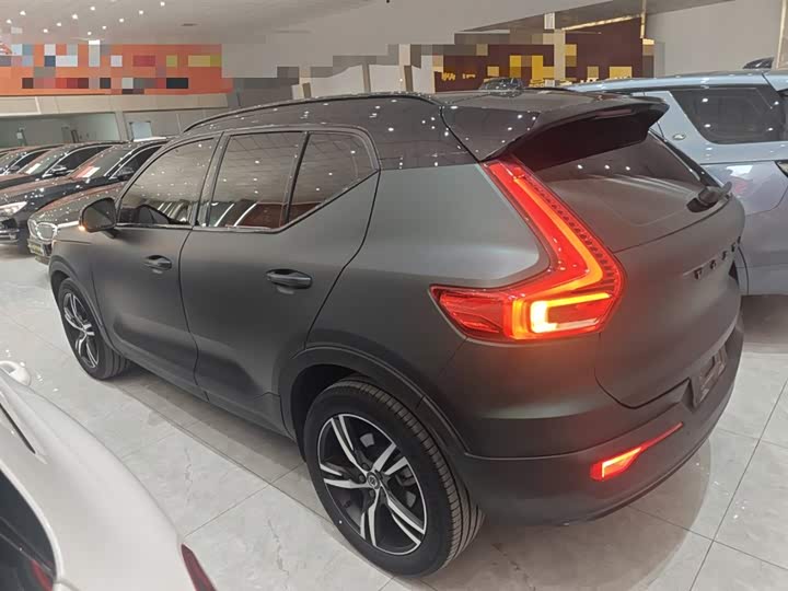 Фото 5 - Volvo XC40