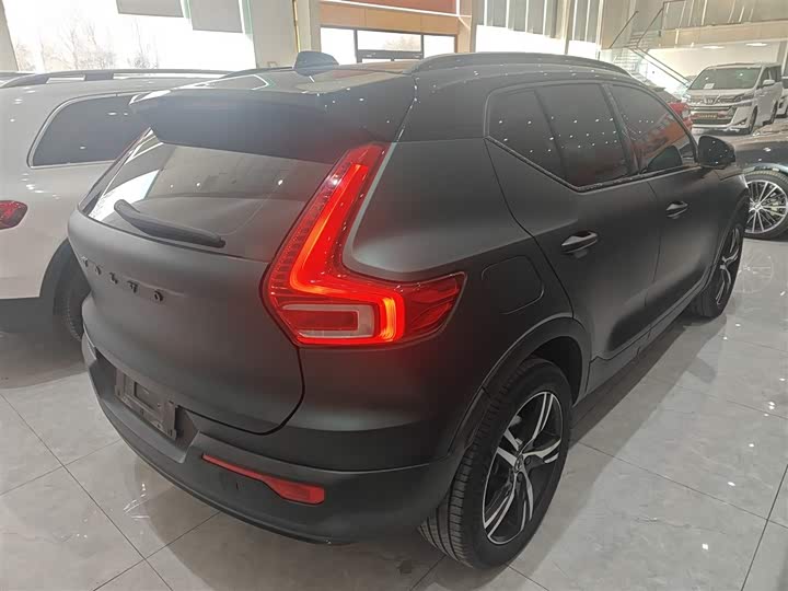Фото 7 - Volvo XC40