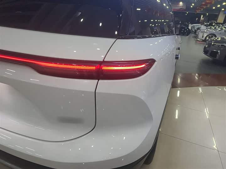 Фото 8 - Nio ES6