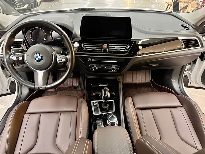 Фото 11 - BMW 1 Series