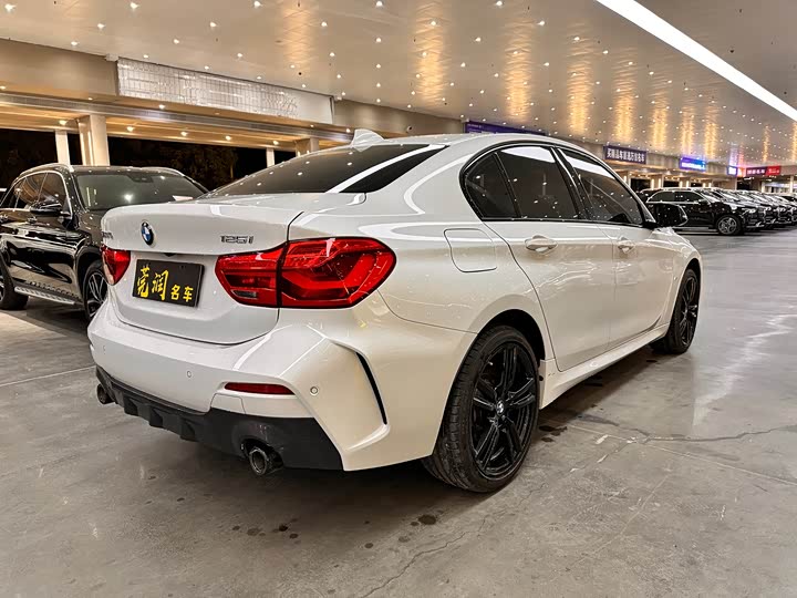 Фото 17 - BMW 1 Series