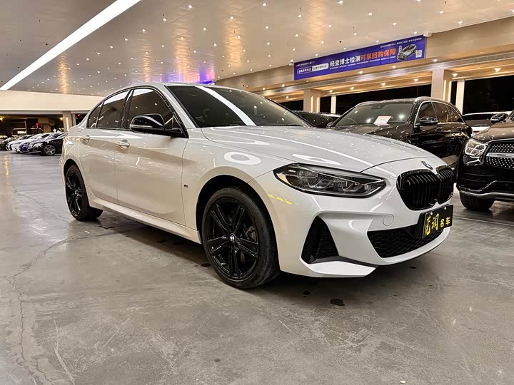 Фото 3 - BMW 1 Series