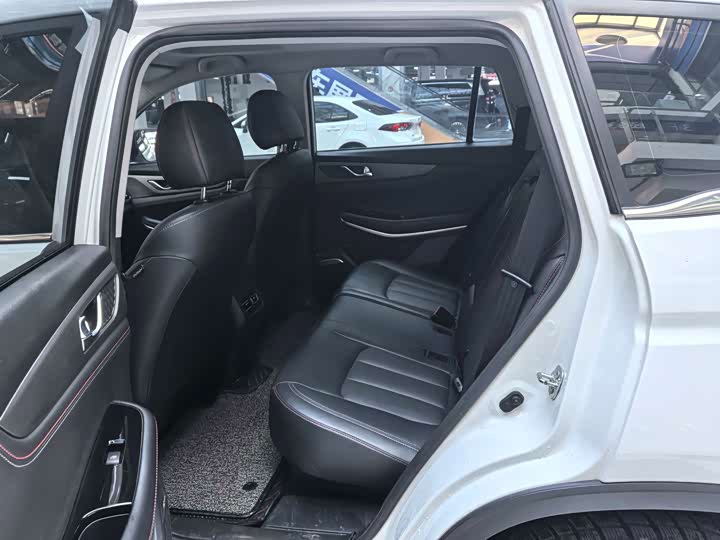 Фото 6 - Changan CS75