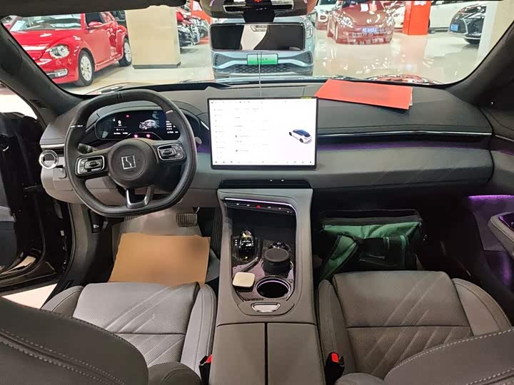 Фото 10 - Zeekr 001