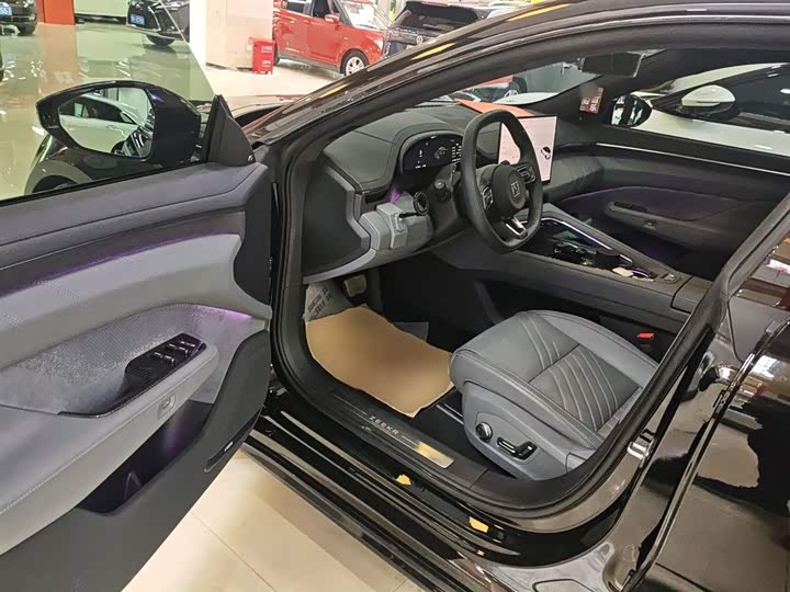 Фото 16 - Zeekr 001