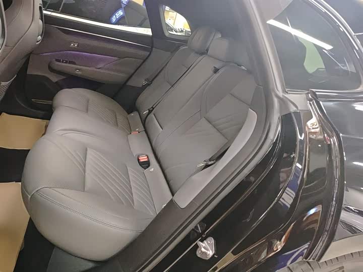 Фото 17 - Zeekr 001