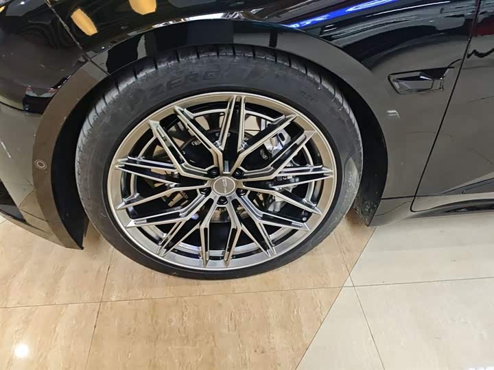 Фото 23 - Zeekr 001