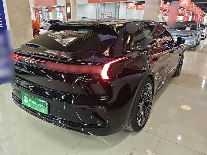 Фото 7 - Zeekr 001