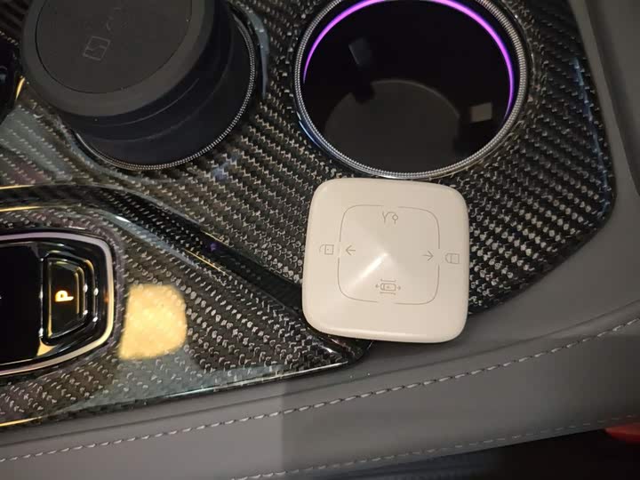 Фото 9 - Zeekr 001