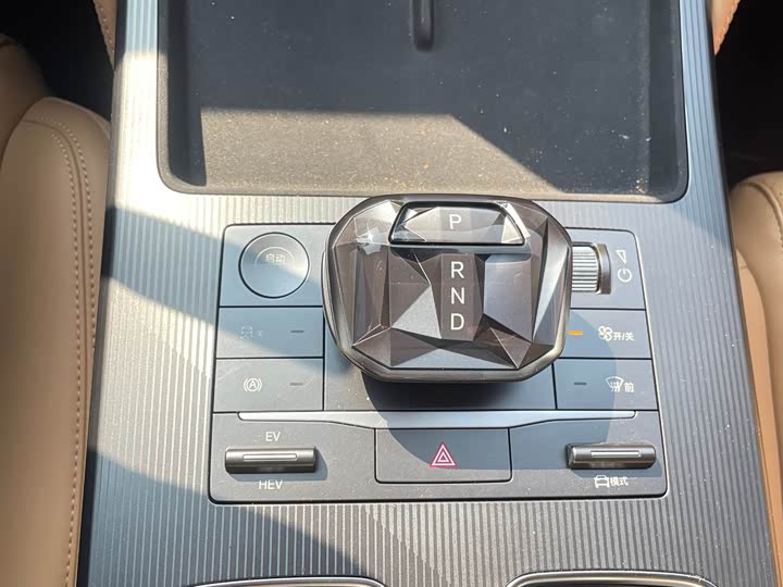 Фото 21 - BYD Song L DM-i Hybrid