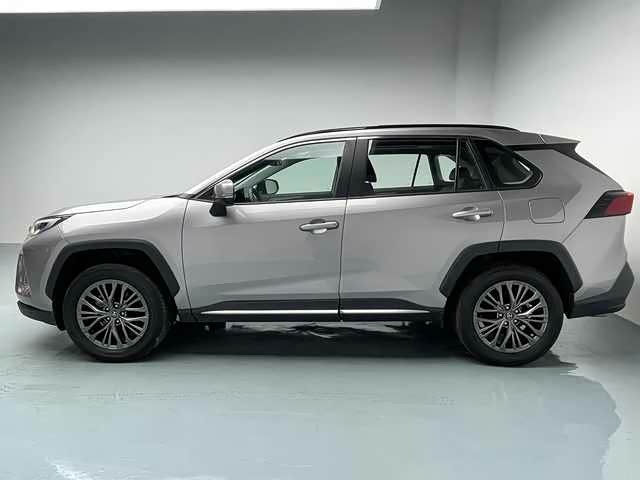 Фото 6 - Toyota Wildlander