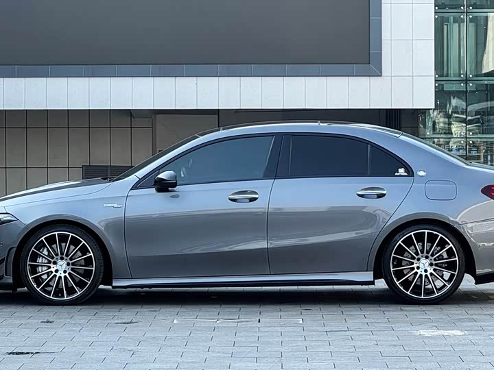 Фото 21 - Mercedes-Benz A-Class AMG