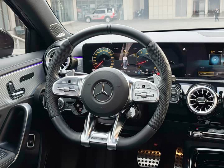 Фото 29 - Mercedes-Benz A-Class AMG