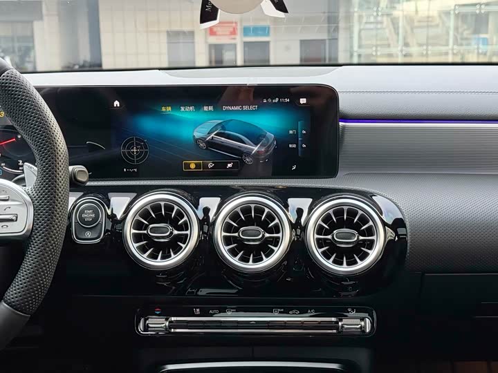 Фото 30 - Mercedes-Benz A-Class AMG