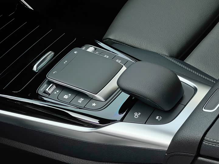 Фото 33 - Mercedes-Benz A-Class AMG