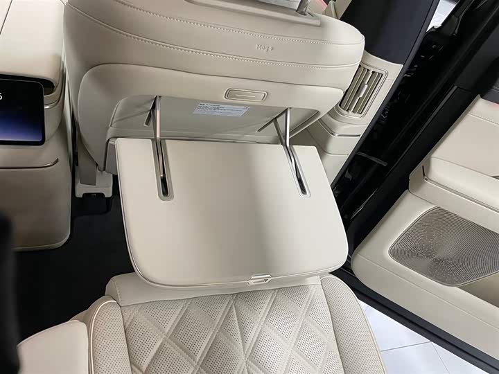 Фото 17 - Nio ES8