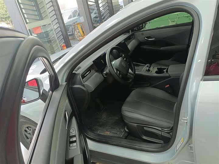 Фото 16 - BYD Qin Plus