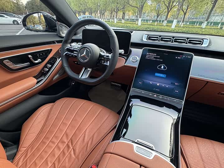 Фото 10 - Mercedes-Benz S-Class