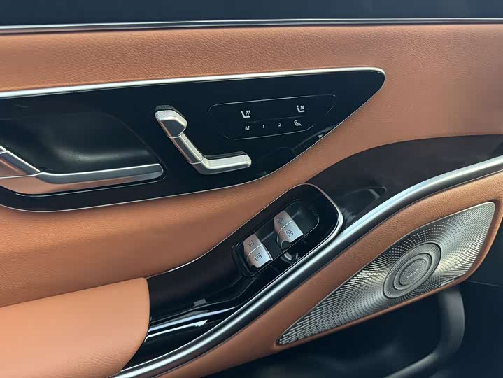 Фото 11 - Mercedes-Benz S-Class