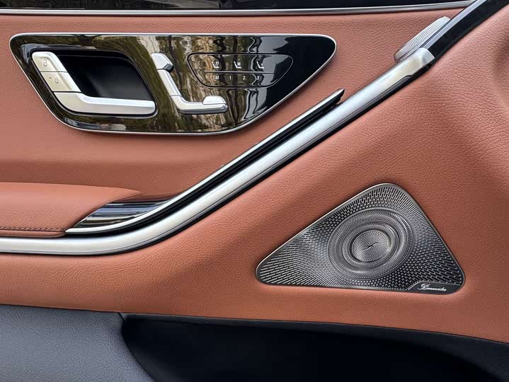 Фото 12 - Mercedes-Benz S-Class