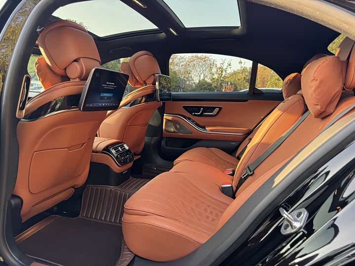 Фото 9 - Mercedes-Benz S-Class