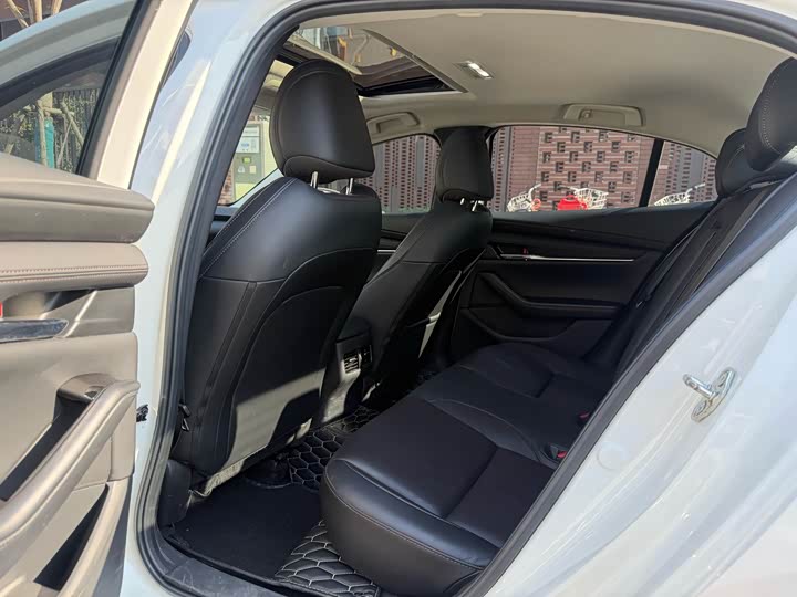 Фото 9 - Mazda 3 (Axela)