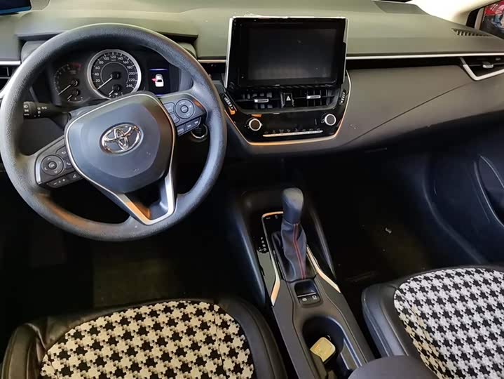 Фото 12 - Toyota Corolla