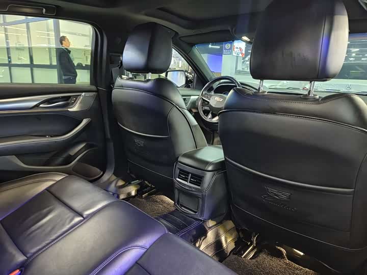 Фото 11 - Cadillac CT5