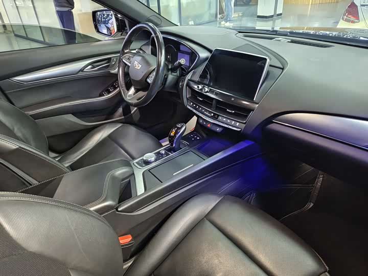 Фото 12 - Cadillac CT5