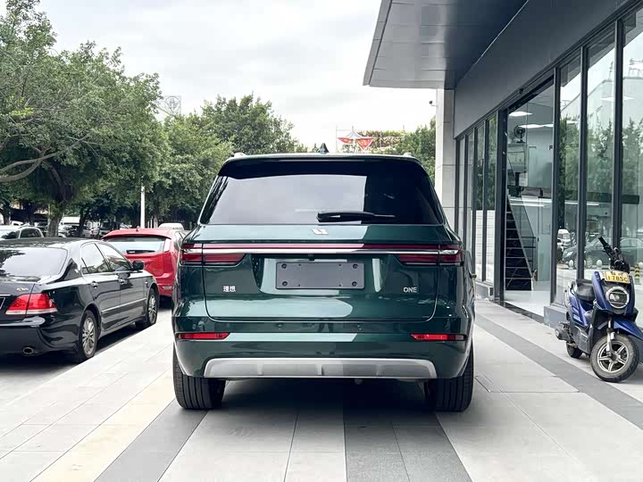 Фото 10 - LiXiang One