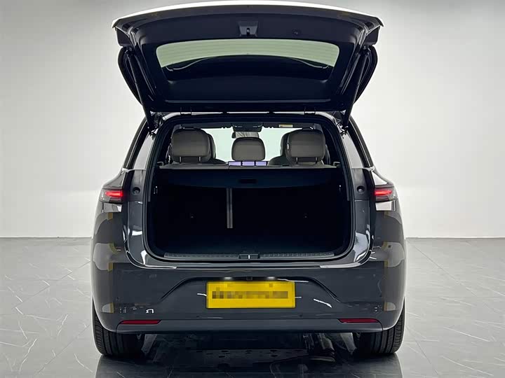 Фото 12 - LiXiang L6