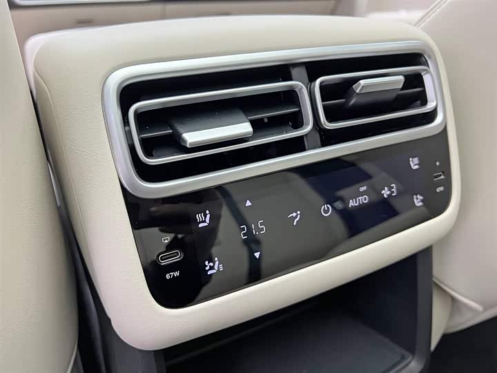 Фото 28 - LiXiang L6