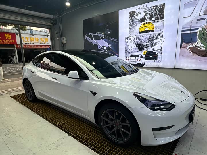Фото 3 - Tesla Model 3