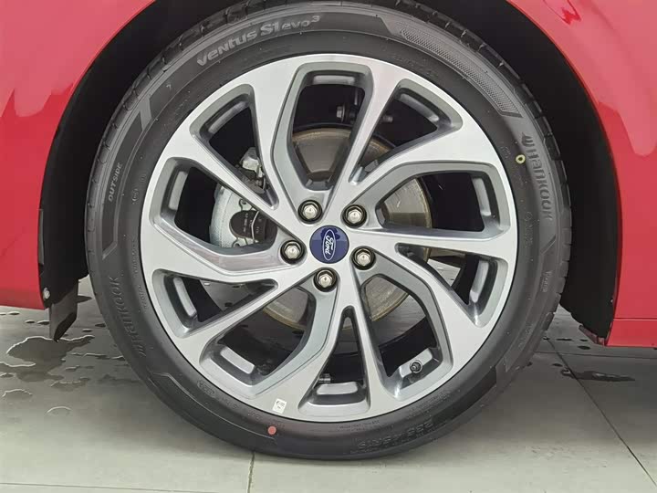 Фото 17 - Ford Mondeo