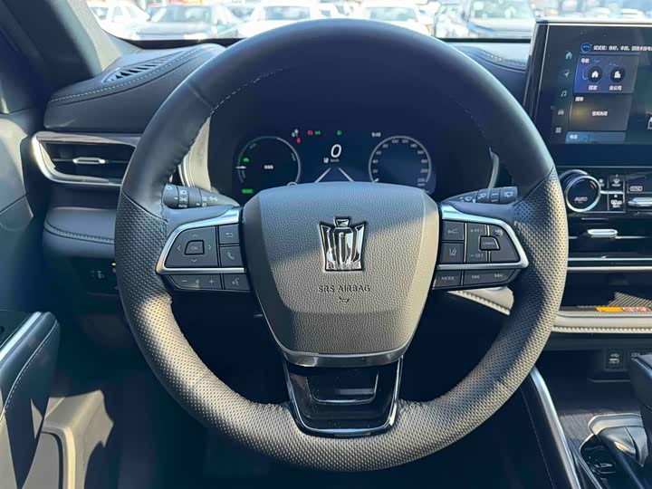 Фото 16 - Toyota Crown Kluger