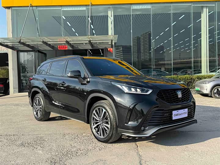 Фото 2 - Toyota Crown Kluger