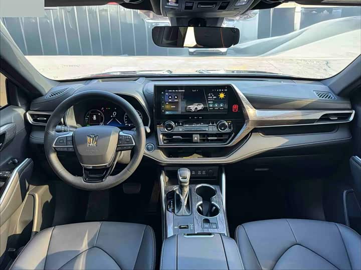 Фото 22 - Toyota Crown Kluger