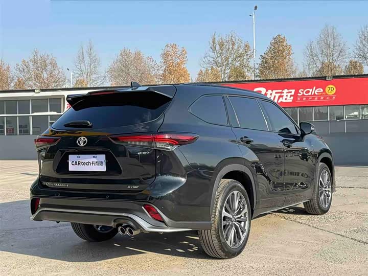 Фото 6 - Toyota Crown Kluger