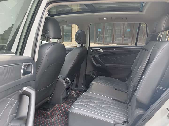 Фото 5 - Volkswagen Tiguan L Pro