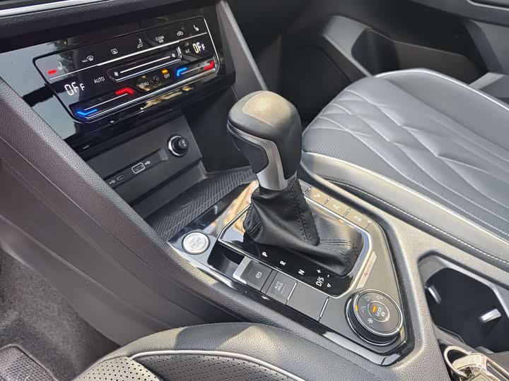 Фото 7 - Volkswagen Tiguan L Pro